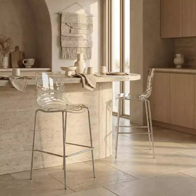 Tabouret de bar moderne en plastique avec assise ondulée et repose-pieds
