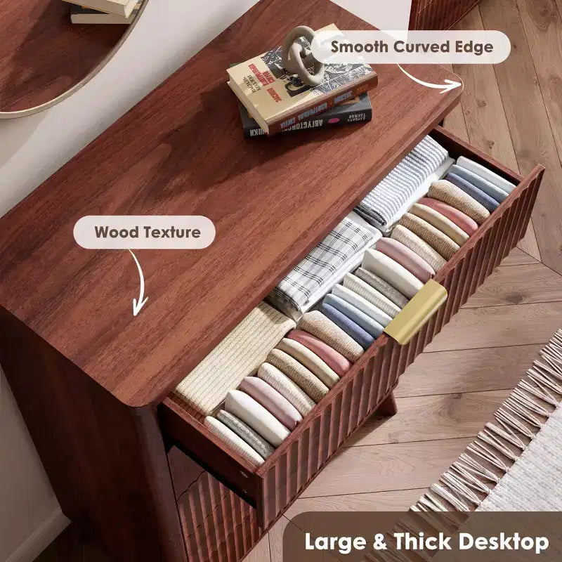 Commode moderne en bois au profil incurvé